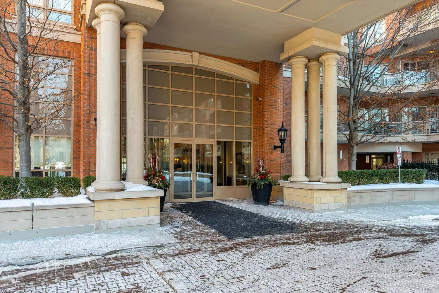 21 Burkebrook Place 331
