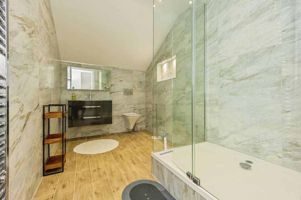 Additional image 10 of 2 bed flat for saleSt. Hilarys Park, Alderley Edge, Cheshire SK9