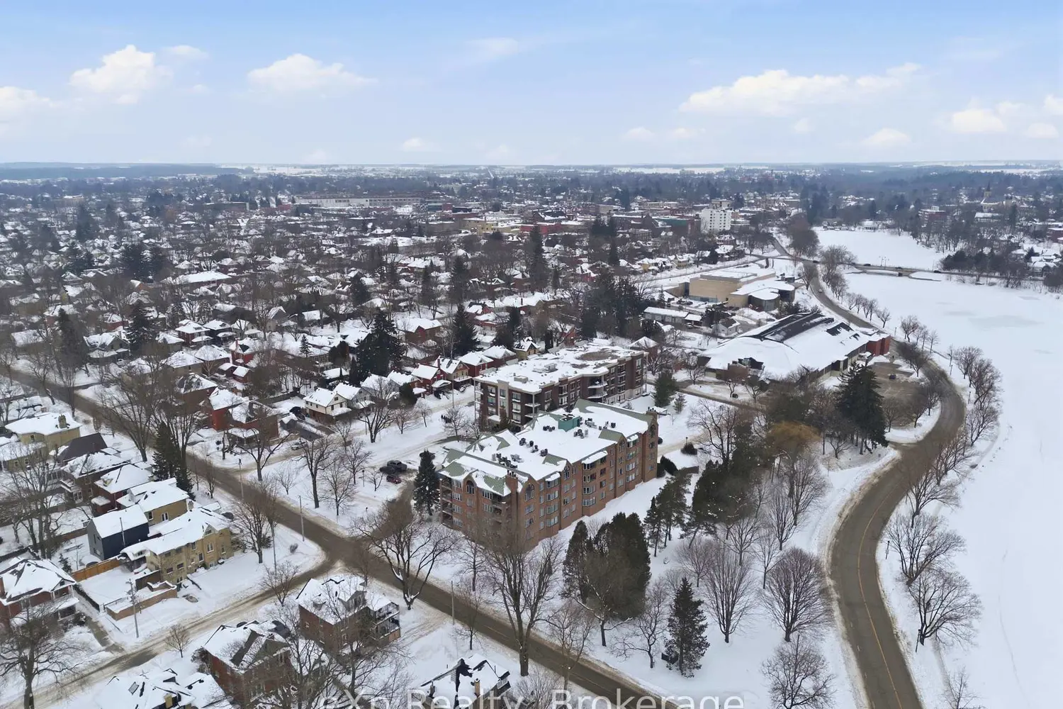 Additional image 17 of 30 Front Street 206