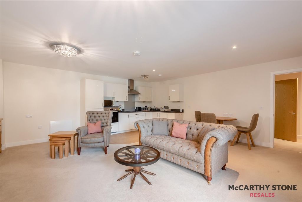 Additional image 4 of 1 bed flat for saleThe Moors, Thatcham RG19