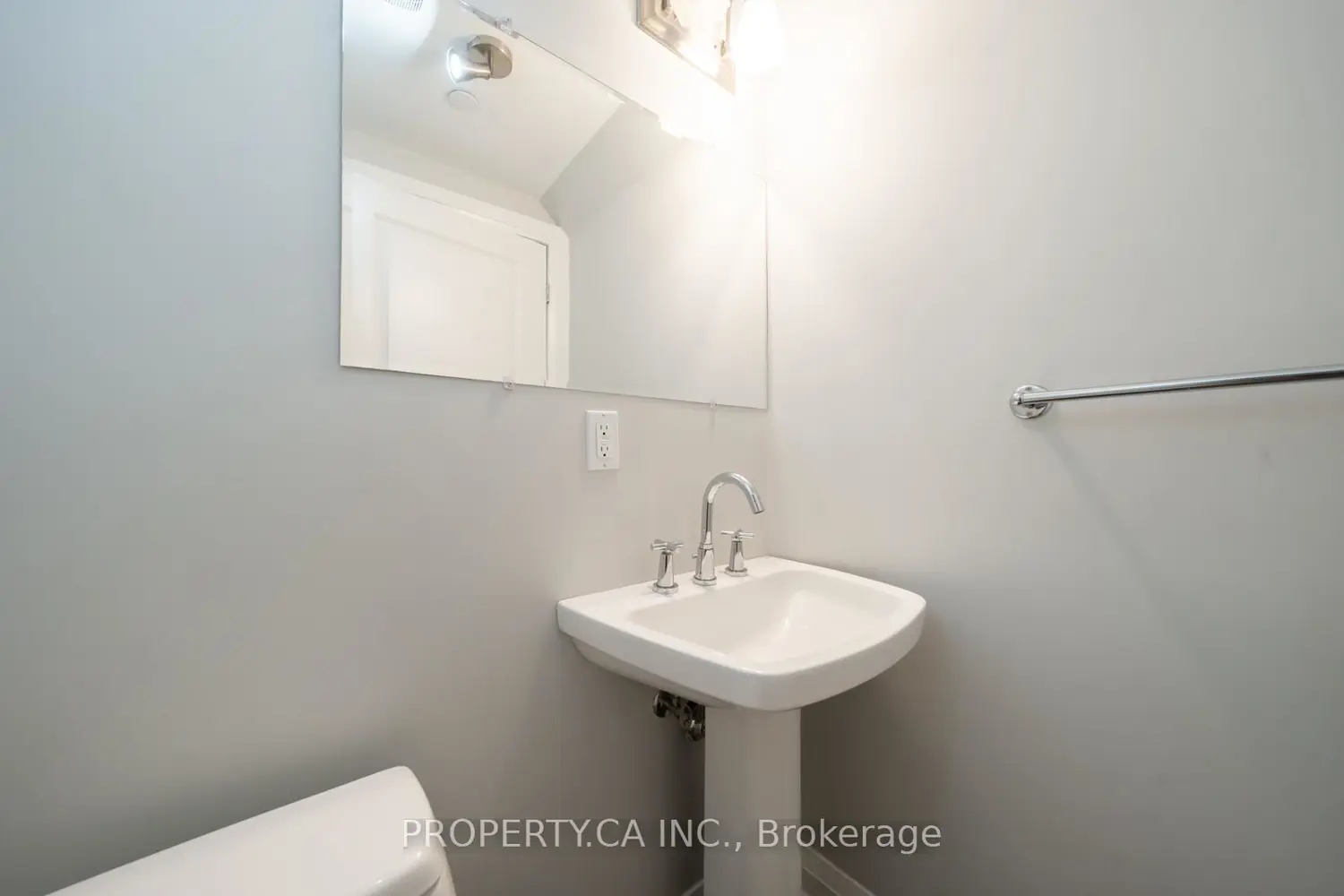 Additional image 8 of 473 Dupont Street 2