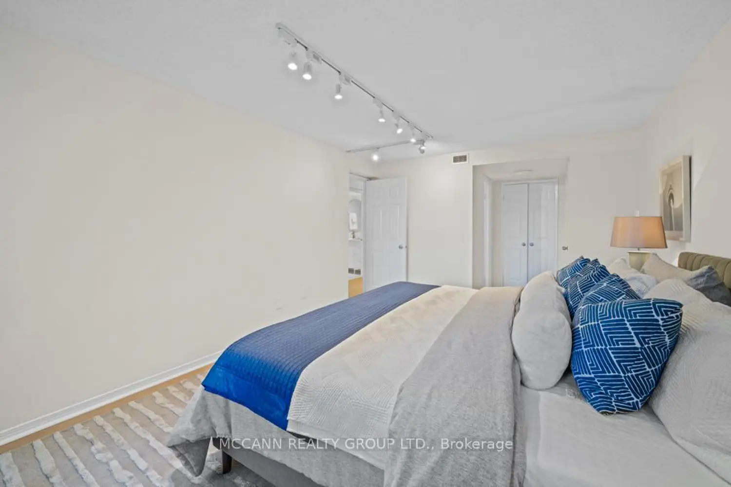 Additional image 9 of 360 Bloor Street 301