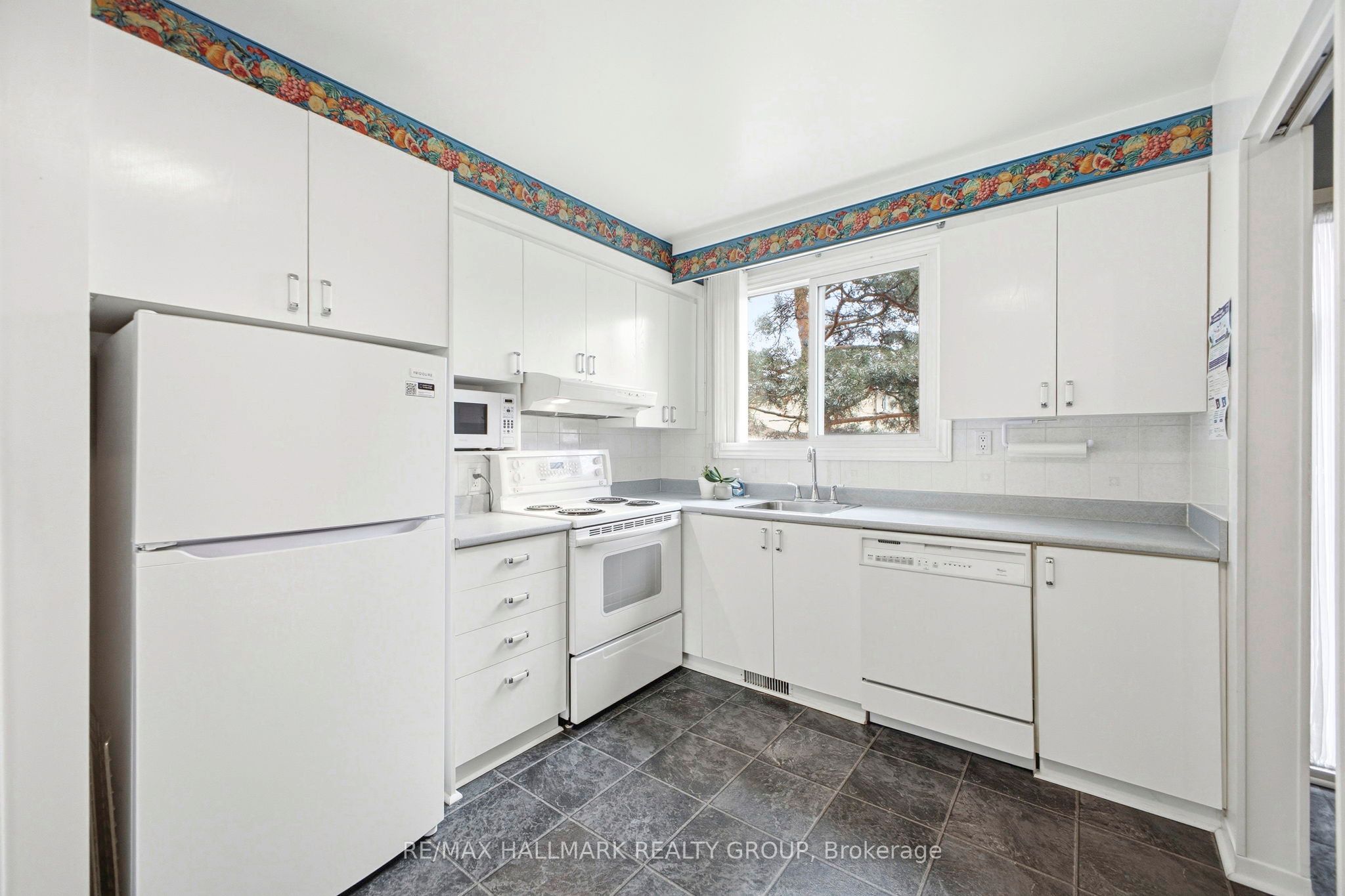 Additional image 5 of 111-1389 Palmerston Drive, Ottawa, ON, K1J 8N9
