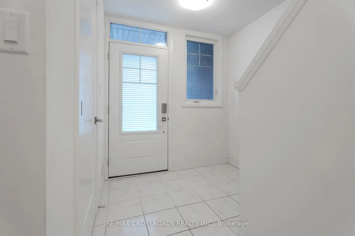 Additional image 14 of 4 Near Lane