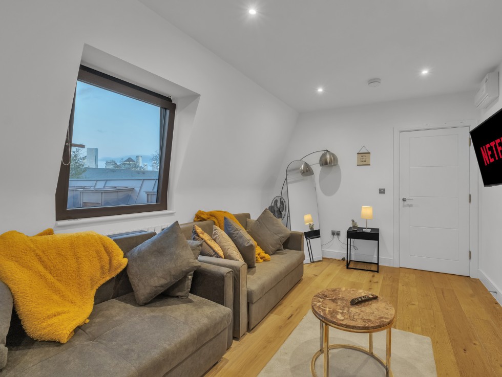 Additional image 9 of 1 Bed Flat, Lower Road, SE16, SE17 3NF