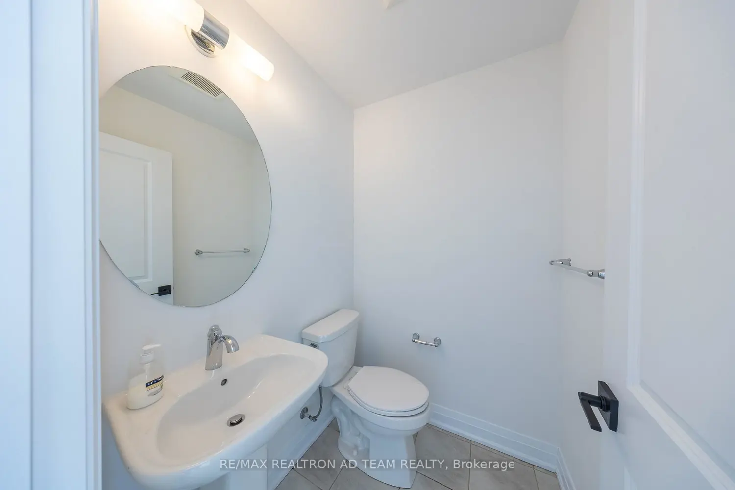 Additional image 8 of 972 Crowsnest Hollow Avenue