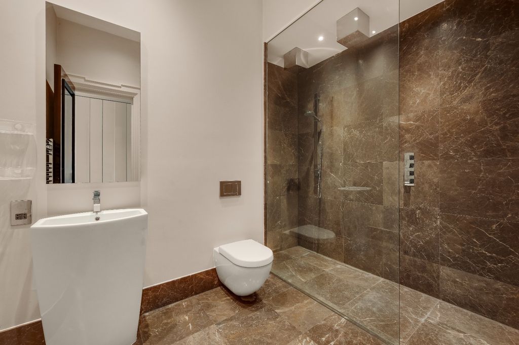 Additional image 21 of 6 bed detached house for saleCavendish Road, St George's Hill, Weybridge, Surrey KT13