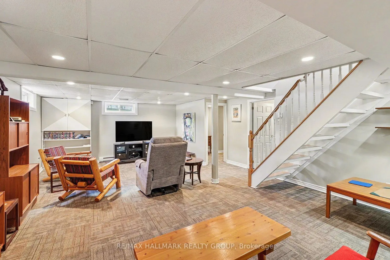 Additional image 11 of 2004 Dorval Avenue