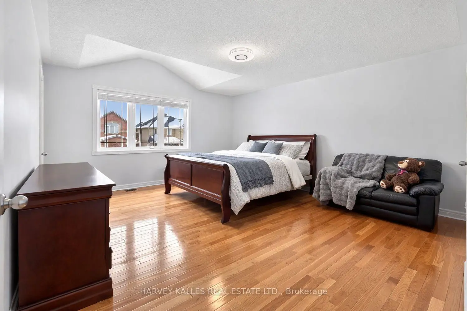 60 Wolfson Crescent photo 2