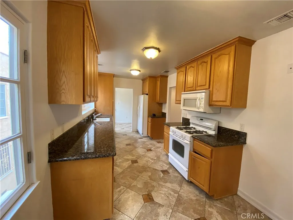 Additional image 62 of 1028 S Crescent Heights Boulevard, Los Angeles, CA 90035