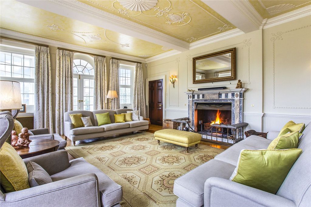 9 bed detached house for saleCoopersale, Epping, Essex CM16 photo 5
