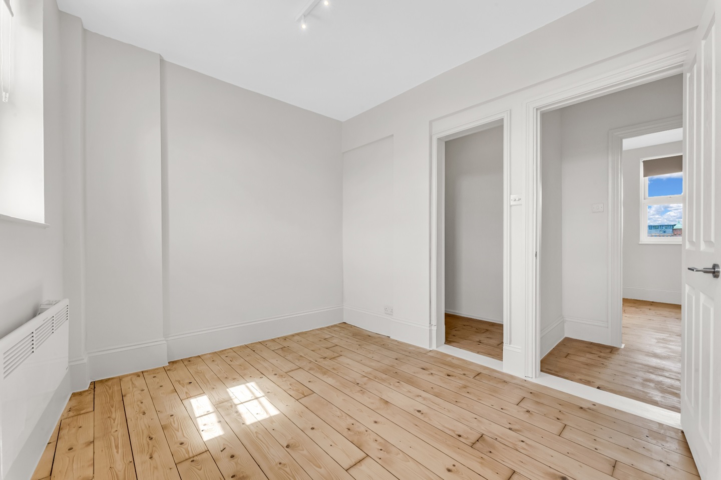 Additional image 16 of 3 Bed Flat, Commercial Road, E1, N1 7GU