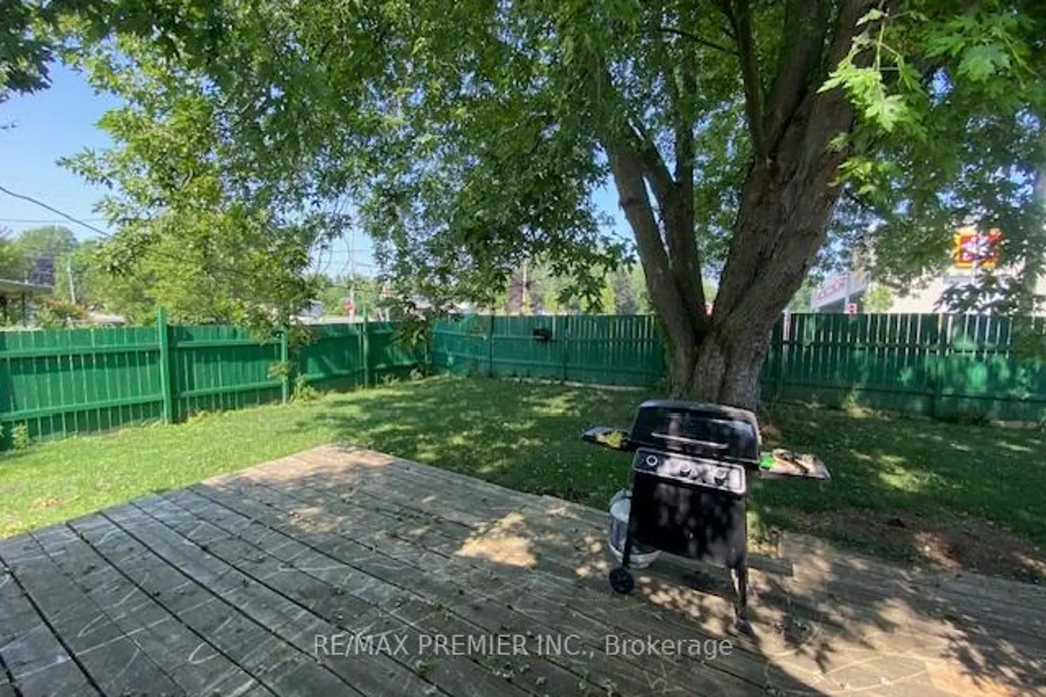 Additional image 20 of 2462 Rundle Road