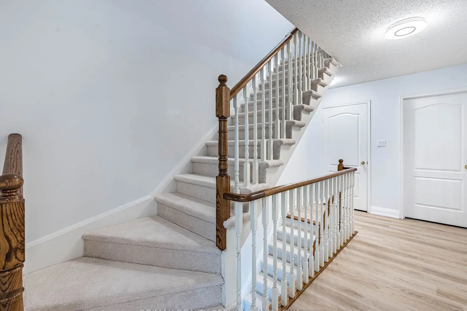 Additional image 12 of 1995 Royal Road 136