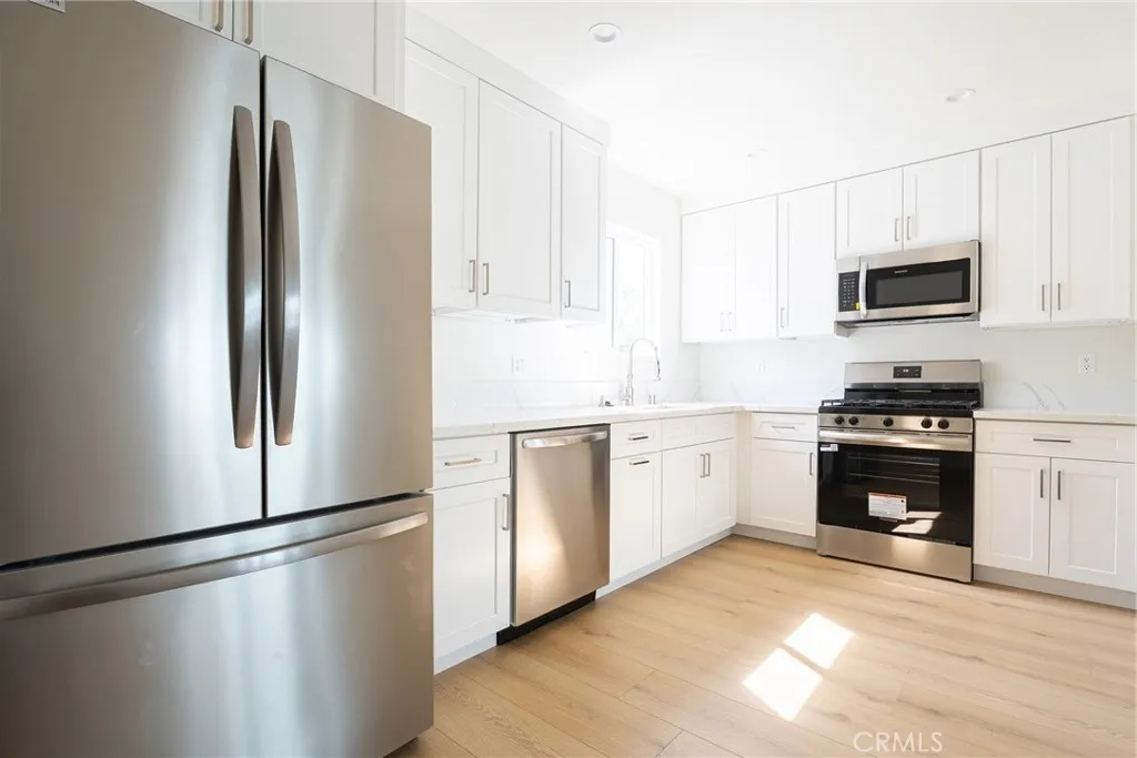 Additional image 8 of 1065 E Spazier Ave Unit 102, Burbank, CA 91502