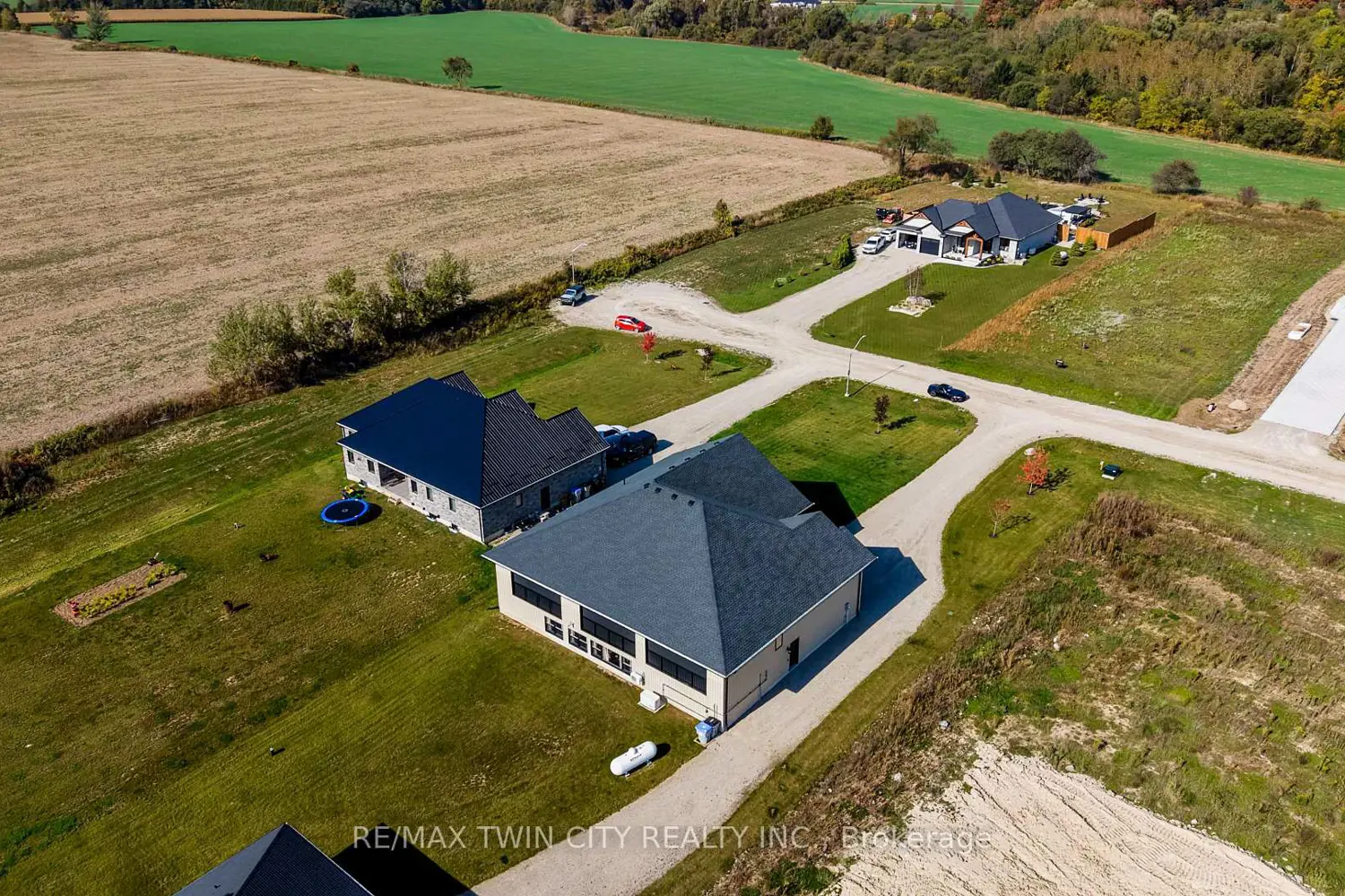 Additional image 18 of 43711 Adelaide Street