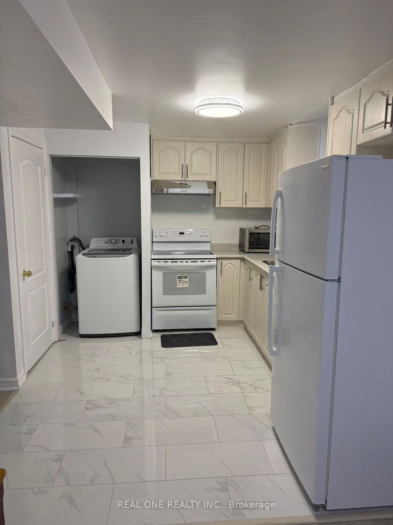 Additional image 4 of 826 Winterton Way, Mississauga, ON, L5V 2A5