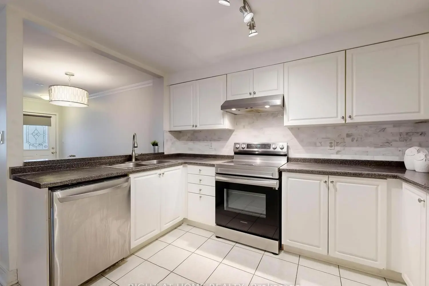 Additional image 5 of 108 Finch Avenue B28