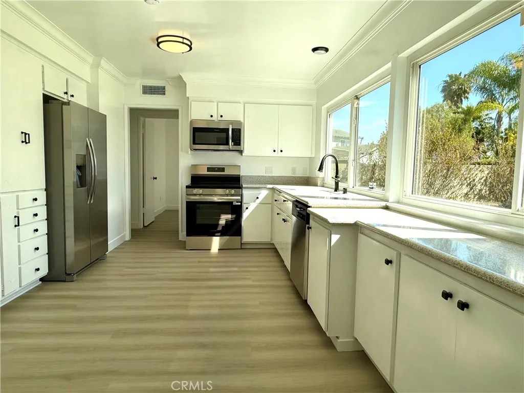 Additional image 9 of 17172 Apel Ln, Huntington Beach, CA 92649