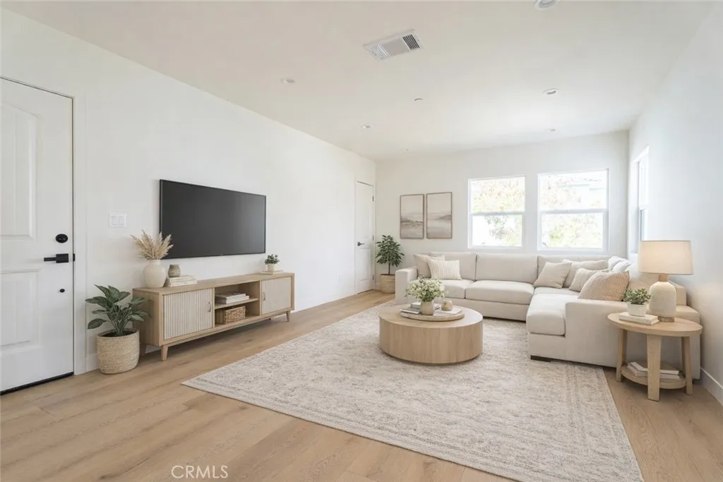 Additional image 2 of 1065 E Spazier Ave Unit 201, Burbank, CA 91502