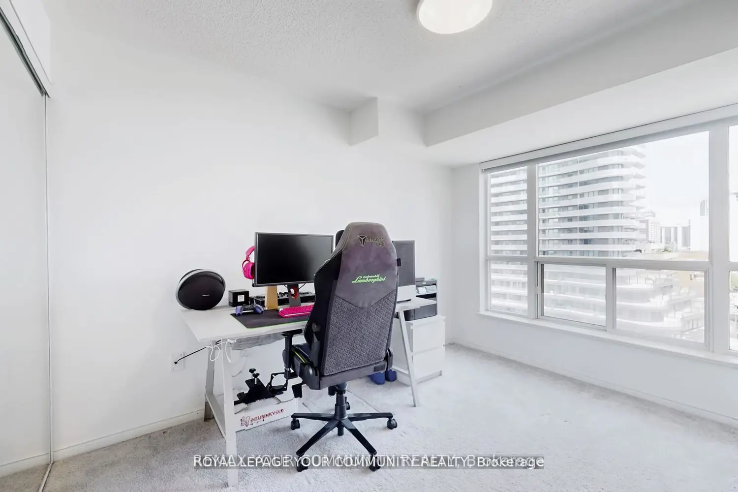 Additional image 16 of 909 Bay Street 1609