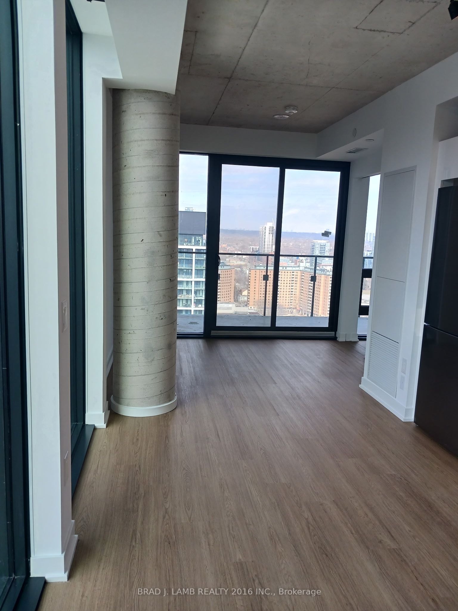 Additional image 3 of 2605-284 King Street, Toronto, ON, M5A 1K4