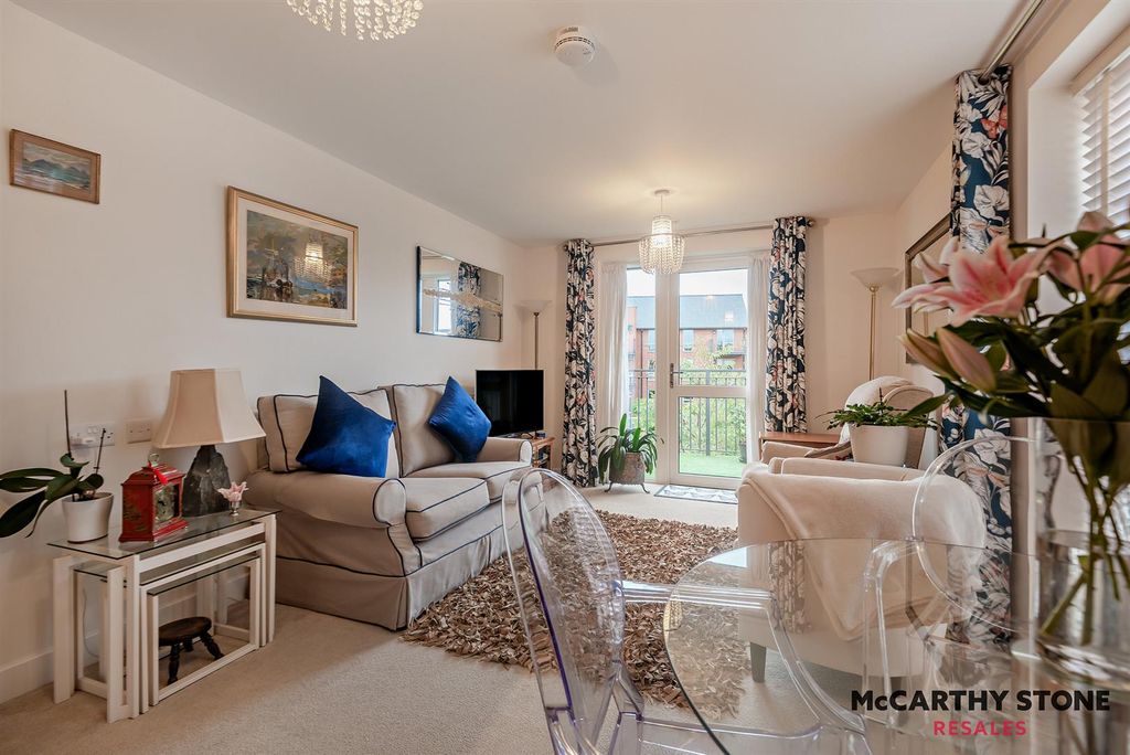 Additional image 9 of 2 bed flat for saleMonument Place, Endless Street, Salisbury SP1