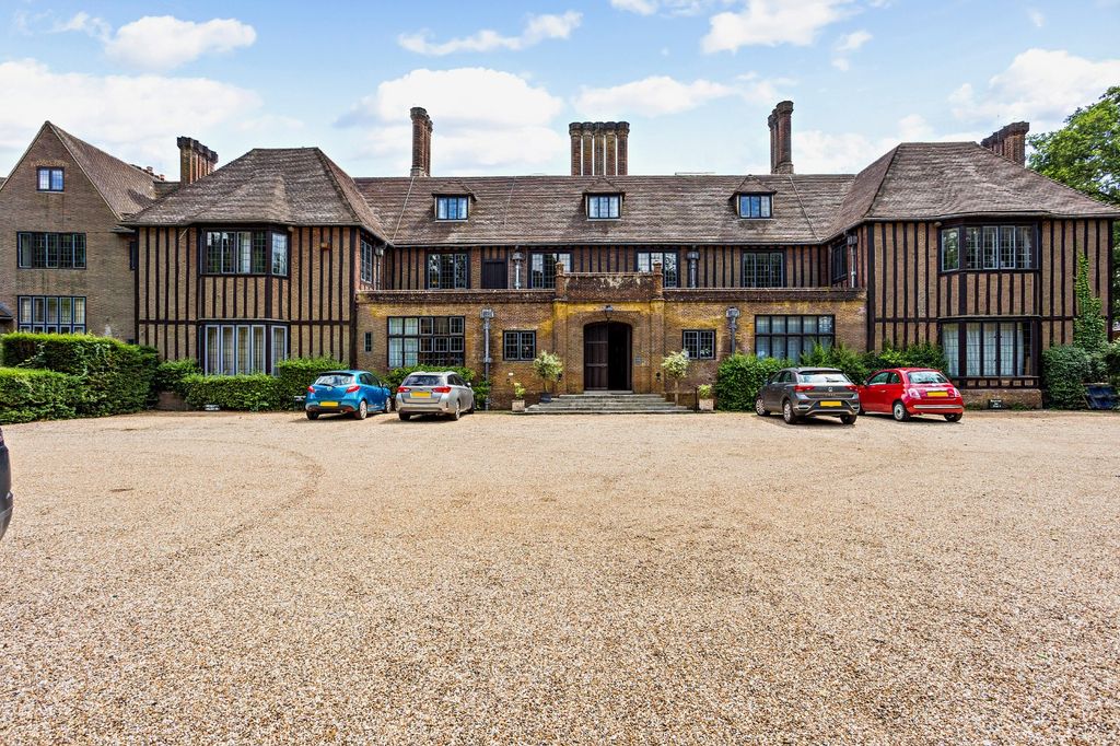 Additional image 10 of 2 bed flat for saleYattendon Court, Yattendon, Thatcham, Berkshire RG18