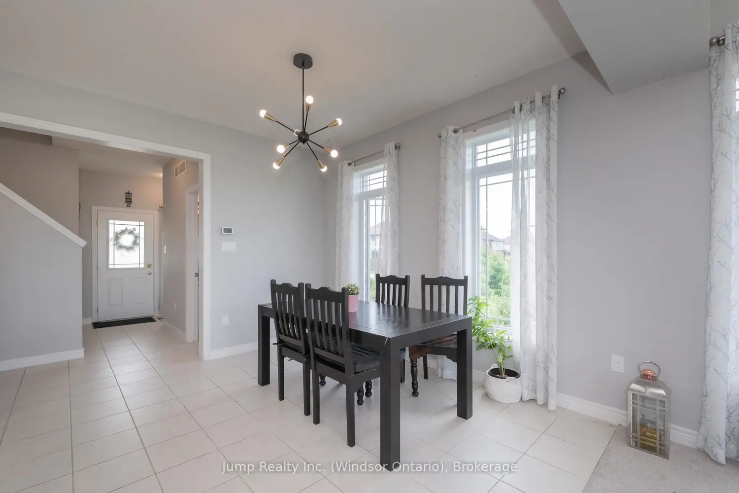 229 Macalister Boulevard photo 2