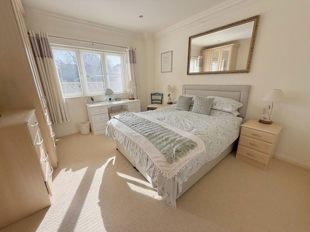 Additional image 18 of 3 bed flat for saleNairn Road, Canford Cliffs, Poole BH13