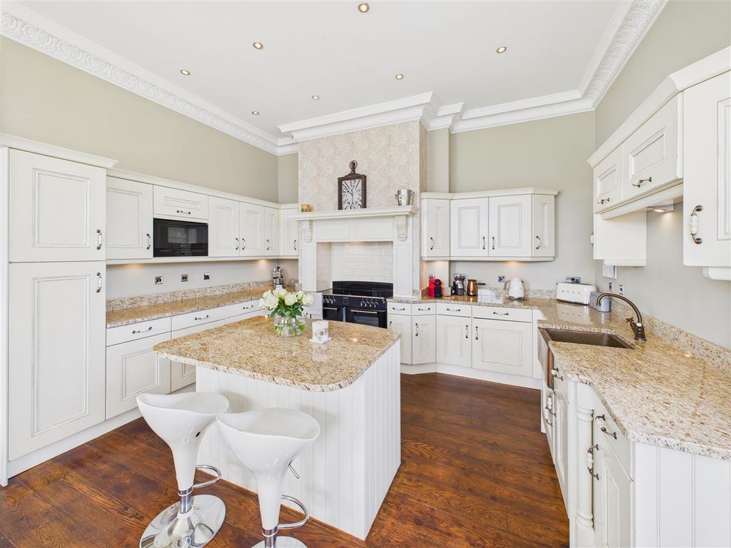 Additional image 8 of 2 bed flat for saleRiplingham Road, Raywell HU16