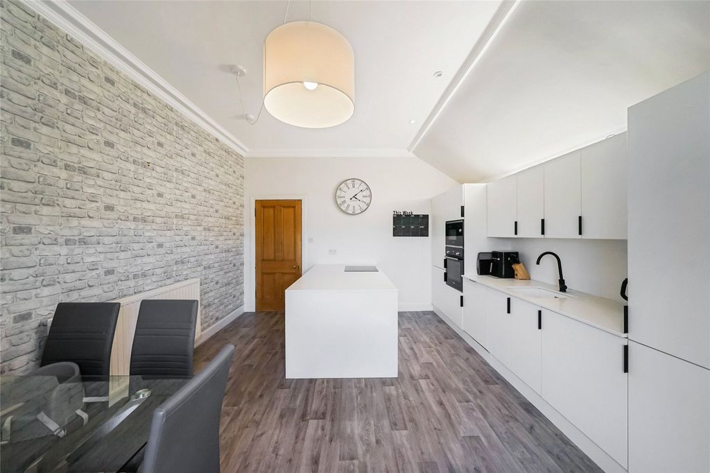 Additional image 12 of 3 bed flat for saleHilton Road, Alloa, Clackmannanshire FK10