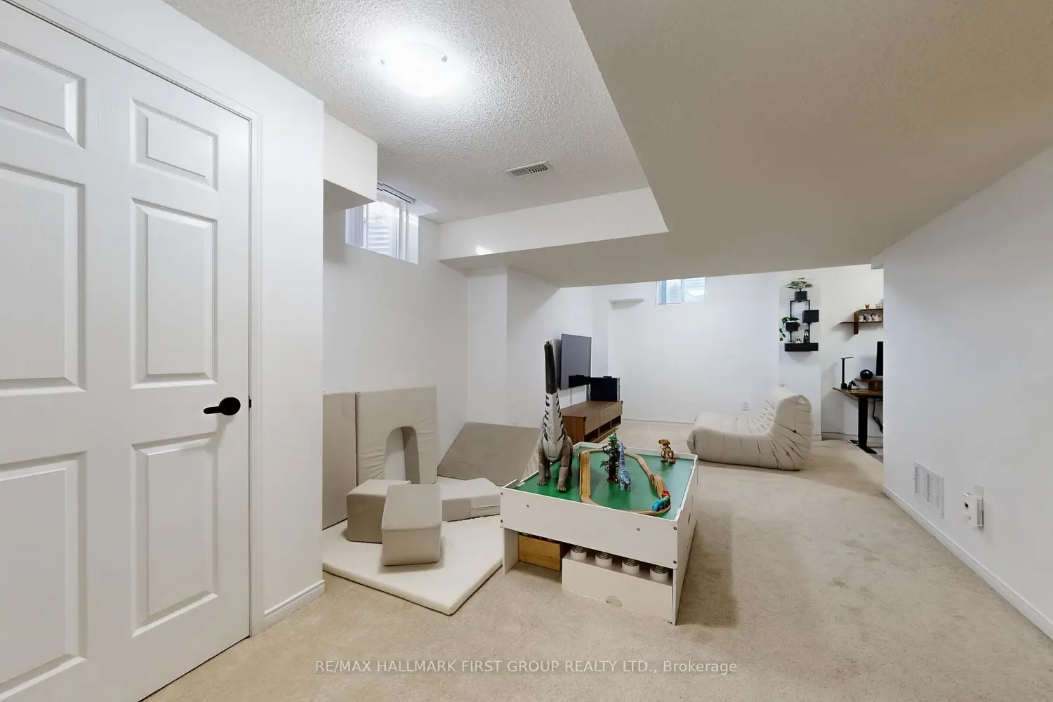 Additional image 15 of 143 Hainford Street