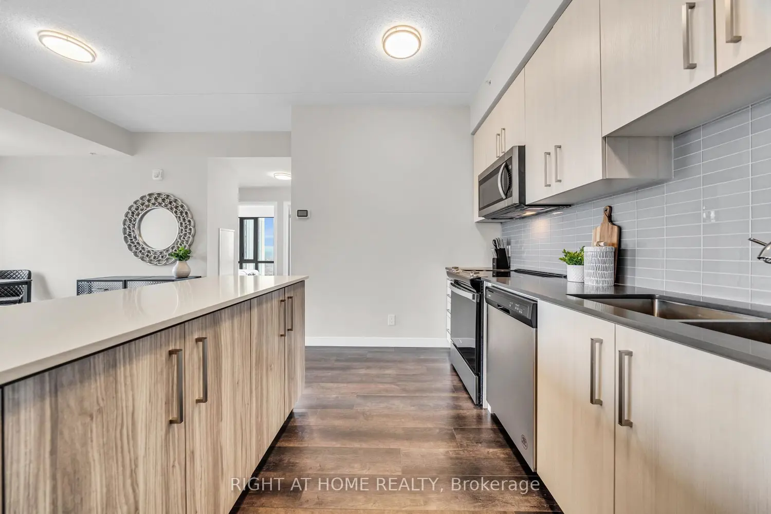 Additional image 11 of 15 Queen Street 807