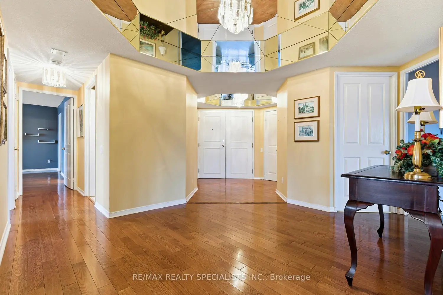 1800 The Collegeway 304