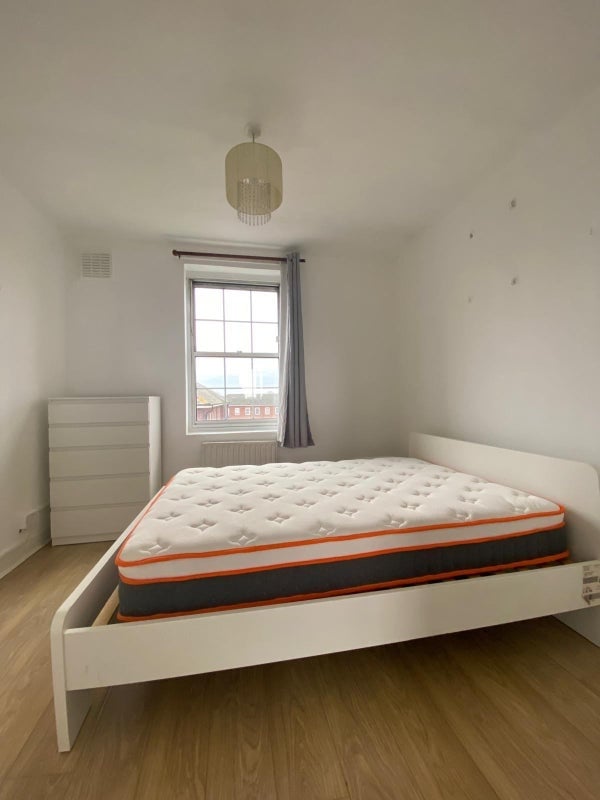 Additional image 4 of 3 Bed Flat, Clapham Common Statio, SW4, N1 7GU