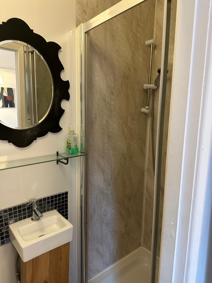 Additional image 5 of Studio Flat, Cross Green, LS9, N1 7GU