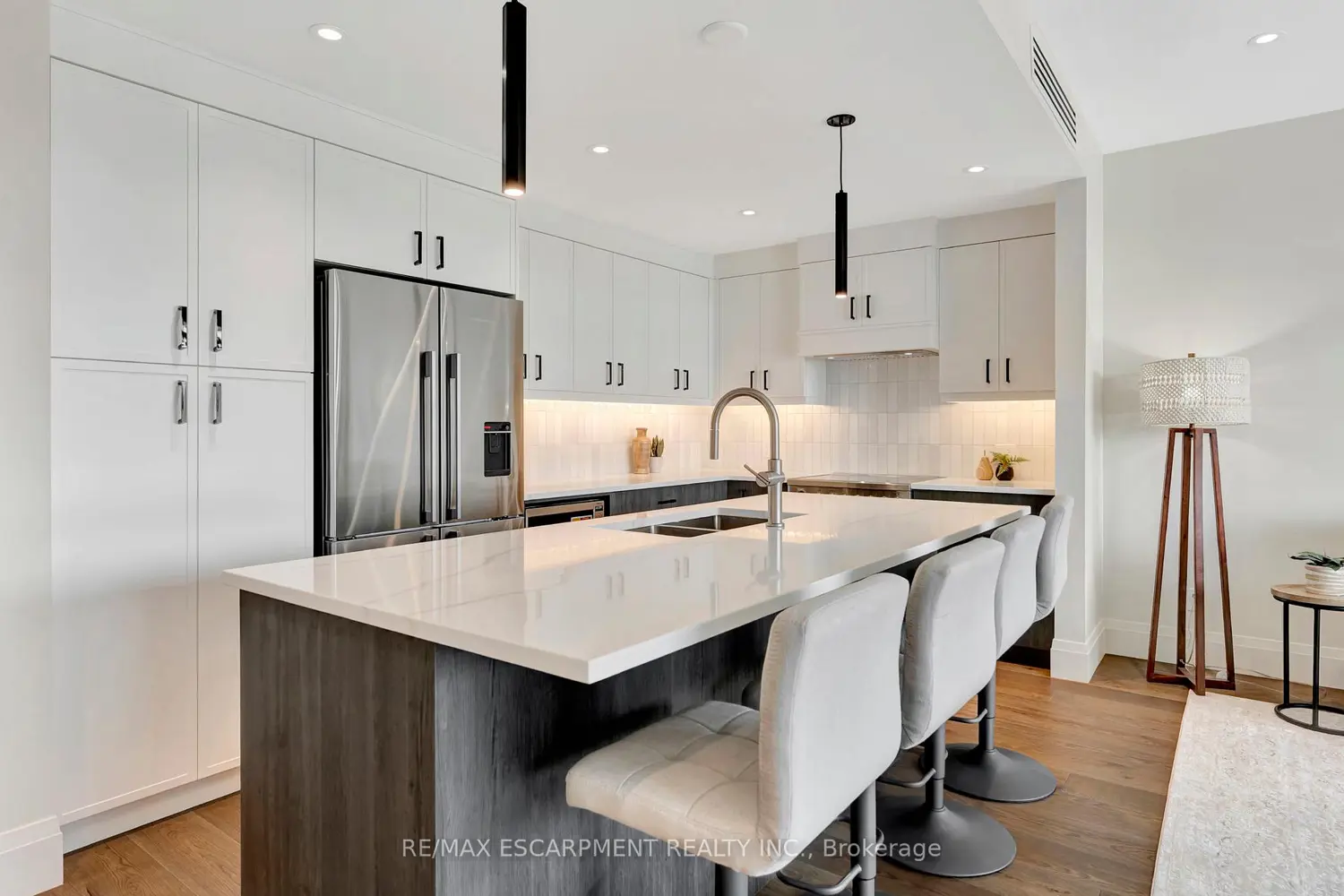 7 Grand River Street 203 photo 4