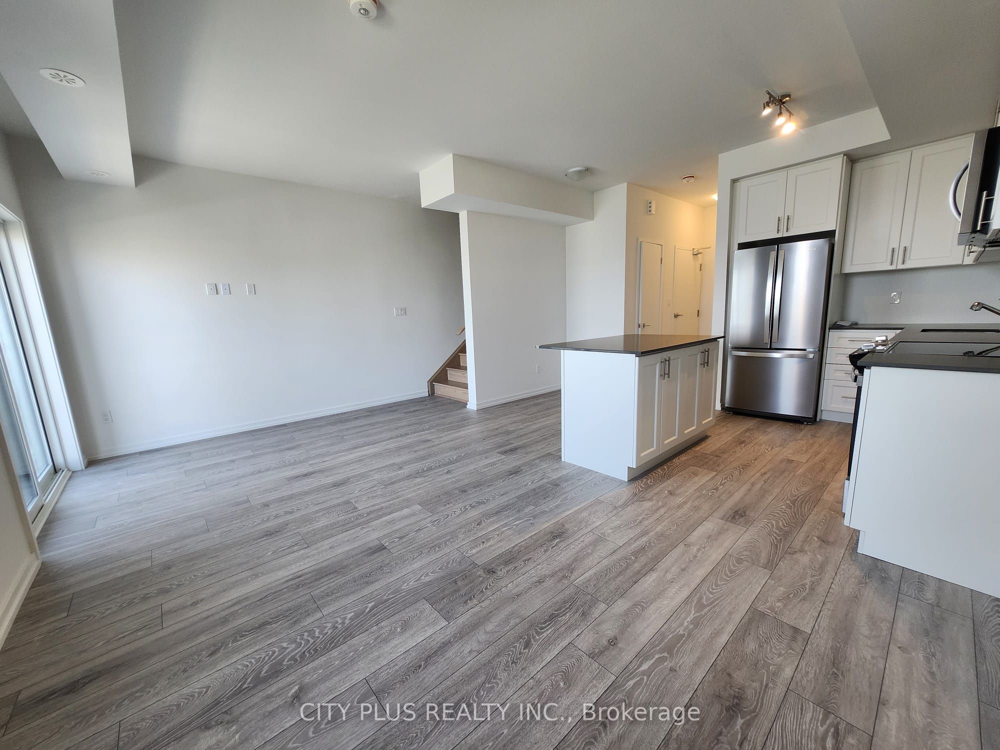 Additional image 5 of 11-14 Lytham Green Circle, Newmarket, ON, L3Y 0C7