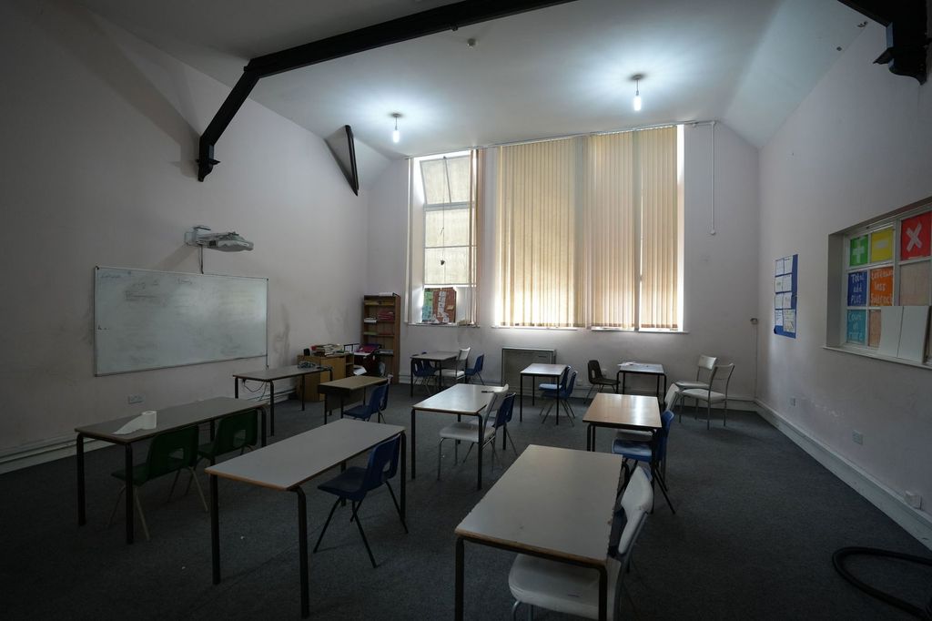 Additional image 8 of Town house for saleTinsley Park Road, Sheffield S9