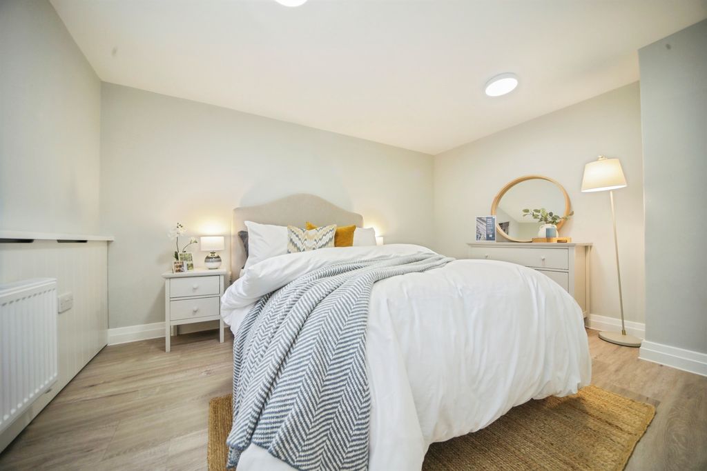 Additional image 16 of 2 bed flat for saleThe Old Hop, Hadleigh, Ipswich IP7