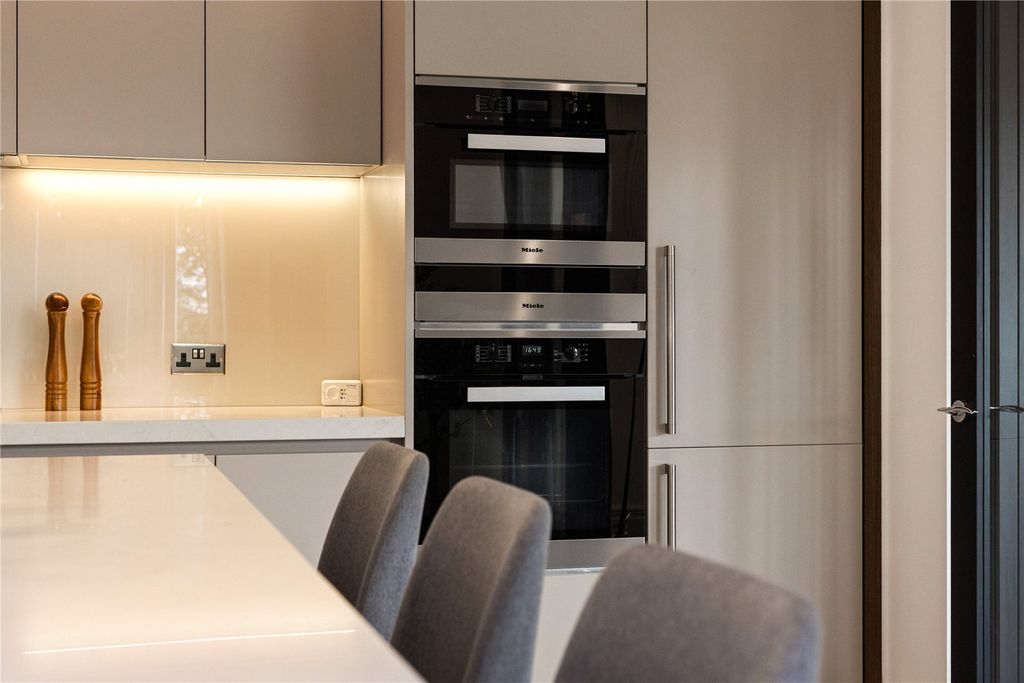 Additional image 18 of 3 bed flat for saleThe Ridge, Ridgemount Road, Sunningdale, Berkshire SL5