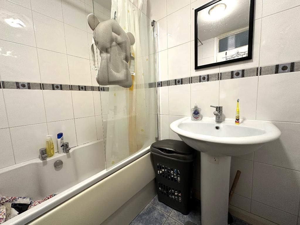 Additional image 9 of 3 bed terraced house for saleGregories Close, New Bedford Road Area, Luton, Bedfordshire LU3