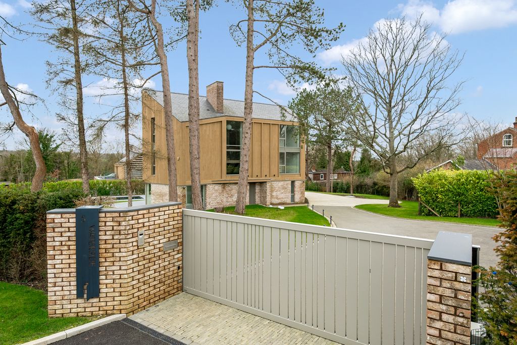 5 bed detached house for saleWaterbank Place, Prestbury, Macclesfield, Cheshire SK10