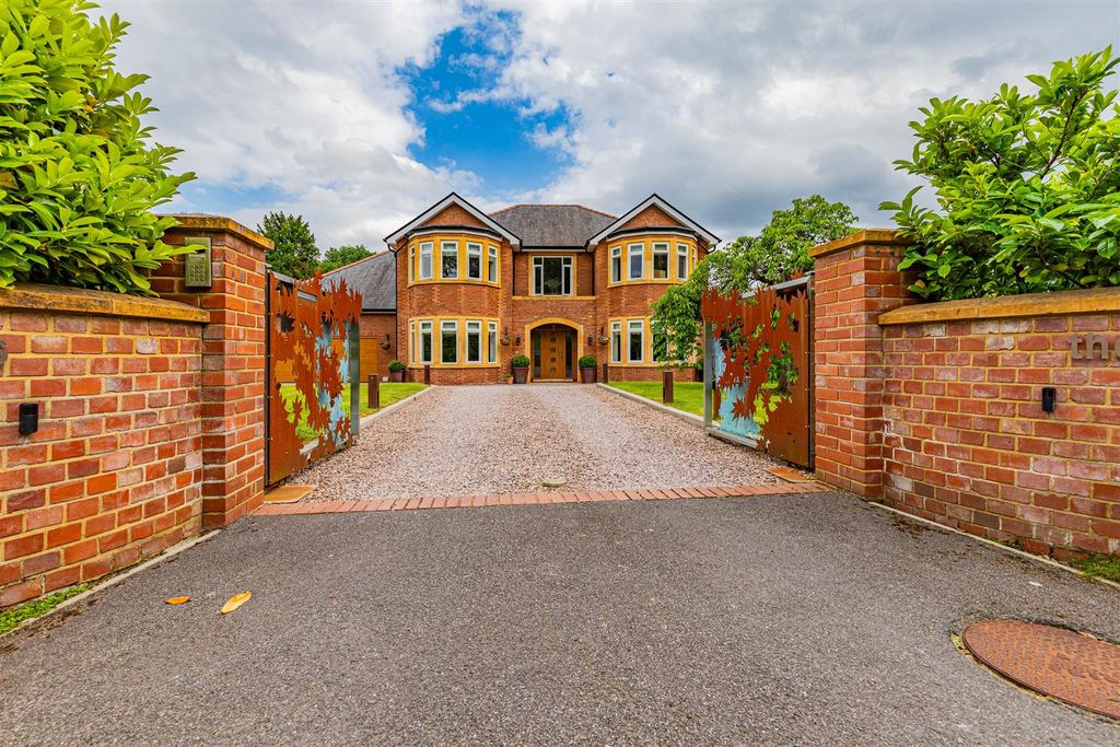 5 bed detached house for saleMaples, Lisvane Road, Lisvane, Cardiff CF14