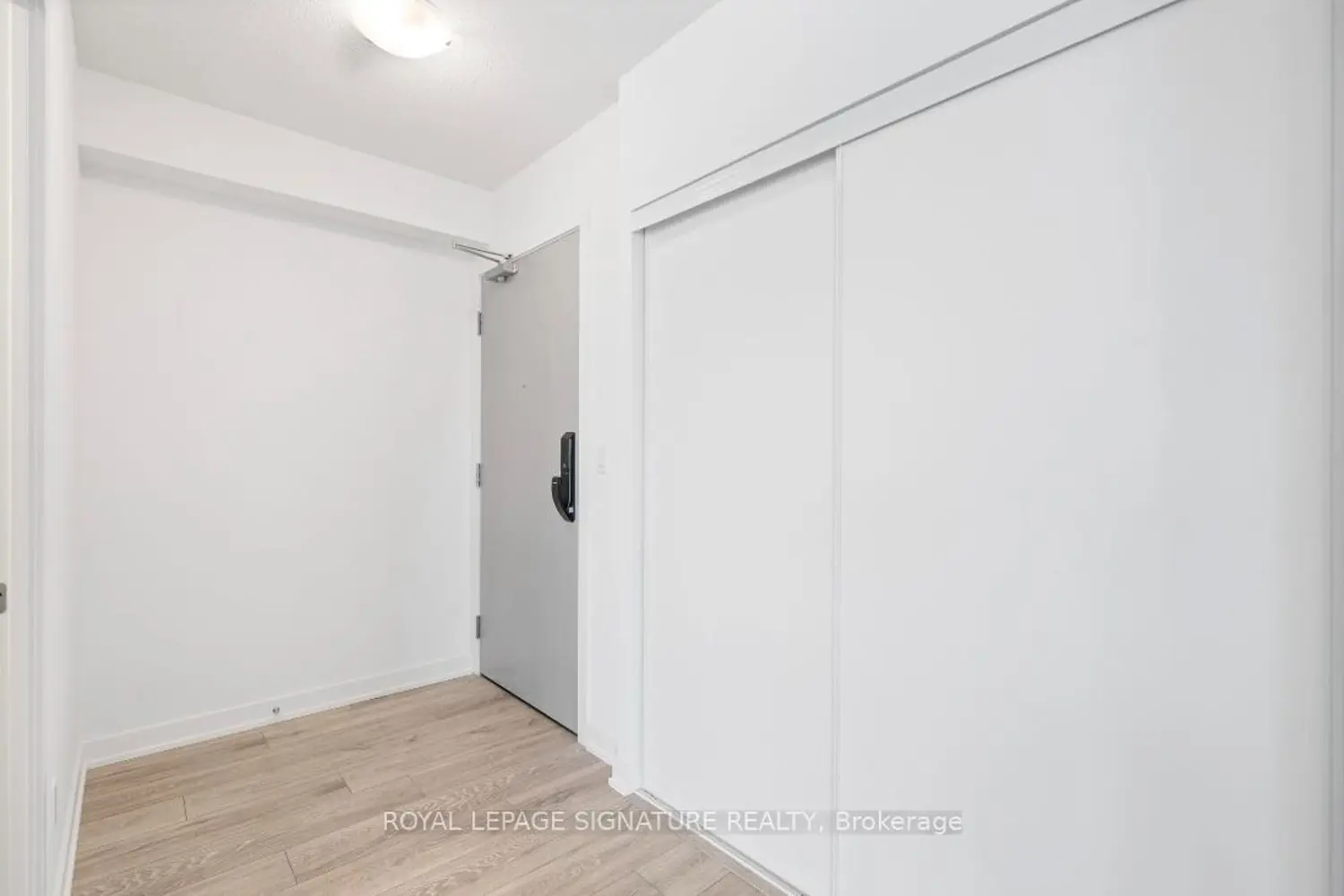 Additional image 8 of 3200 Dakota Common B404