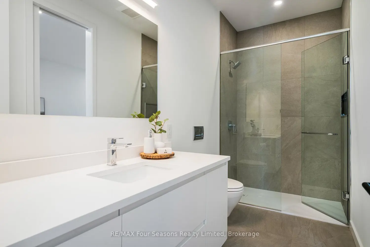 Additional image 10 of 126 Courchevel Crescent