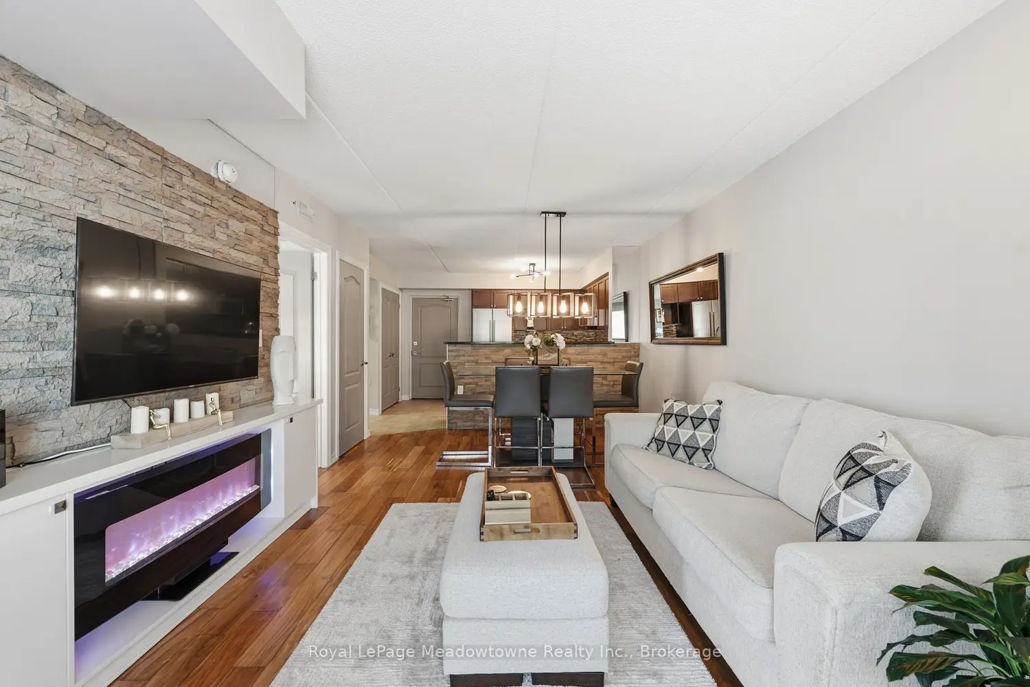 Additional image 11 of 1440 Main Street 114