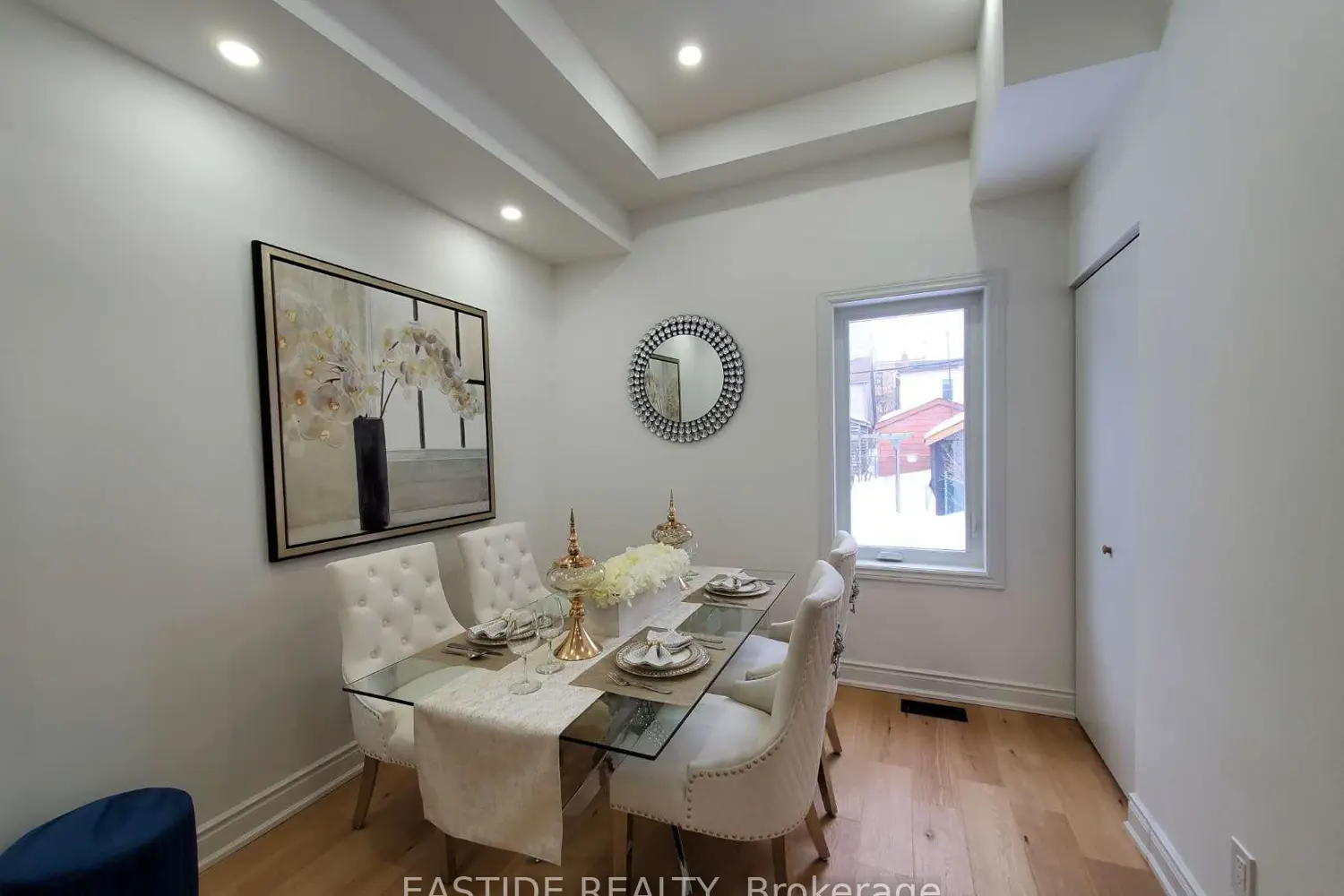 Additional image 7 of 202 Queensdale Avenue