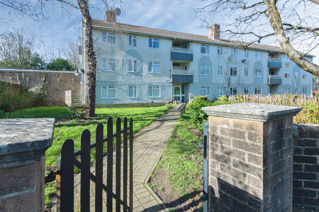 2 bed flat for saleMoore Avenue, Bournemouth BH11